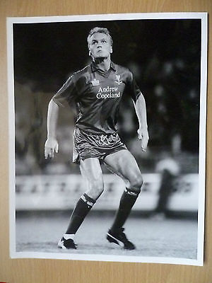Real Photograph:Crystal Palace Football Club: Geoff Thomas 10''x8'' Main Image