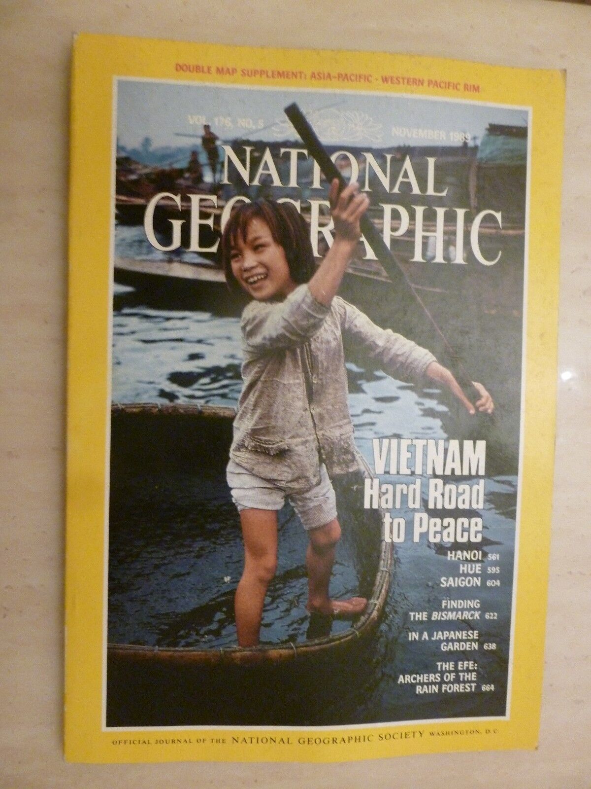 National Geographic- VIETNAM HARD ROAD TO PEACE - NOVEMBER 1989 Main Image
