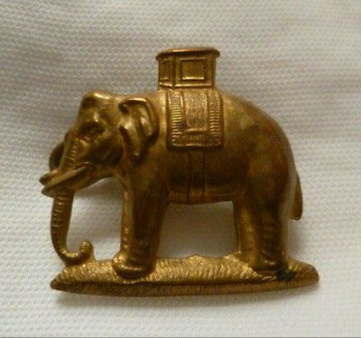 Duke of Wellingtons West Riding Regiment Collar Badge Brass ANTIQUE Org - 1 pcs Main Image