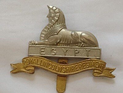 Royal Lincolnshire Regiment Original Cap Badge Bi-Metal Slider Vintage Main Image