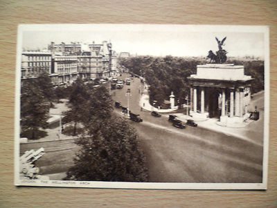 Postcard LONDON THE WELLINGTON ARCH Antique Main Image